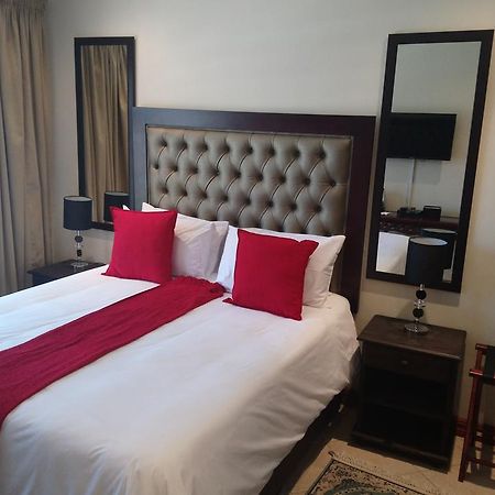 Lily White Guest House Centurion Exterior photo